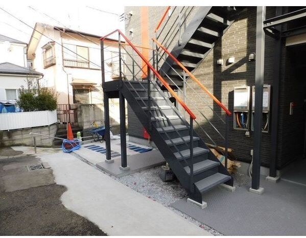 エントランス　お洒落な建物デザイン♪