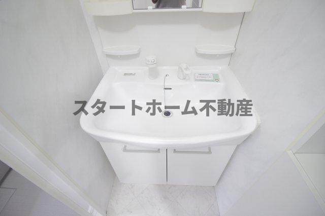 洗面設備　脱衣スペースもあります