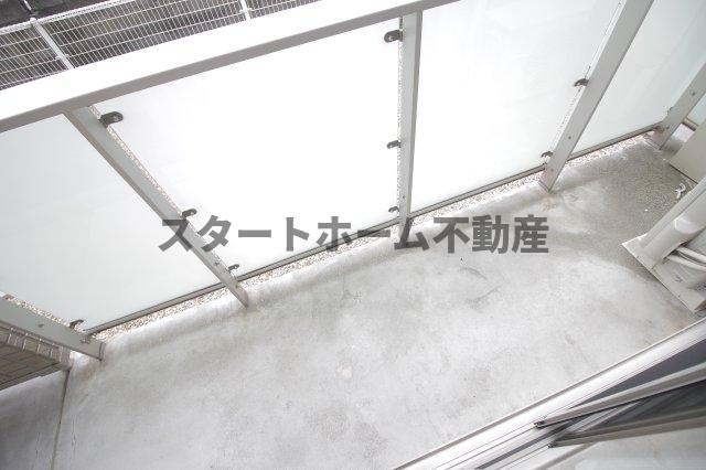 バルコニー　陽当たり良好なバルコニーです