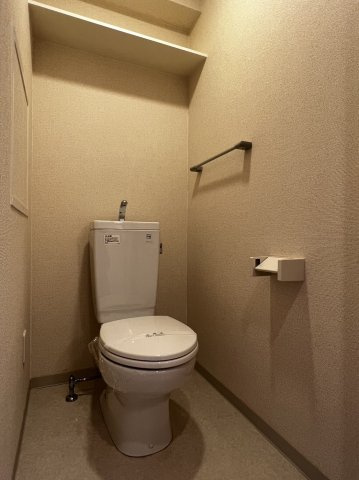 ＪＲ東海道本線 岸辺駅 徒歩4分 7階建 築22年のトイレ写真