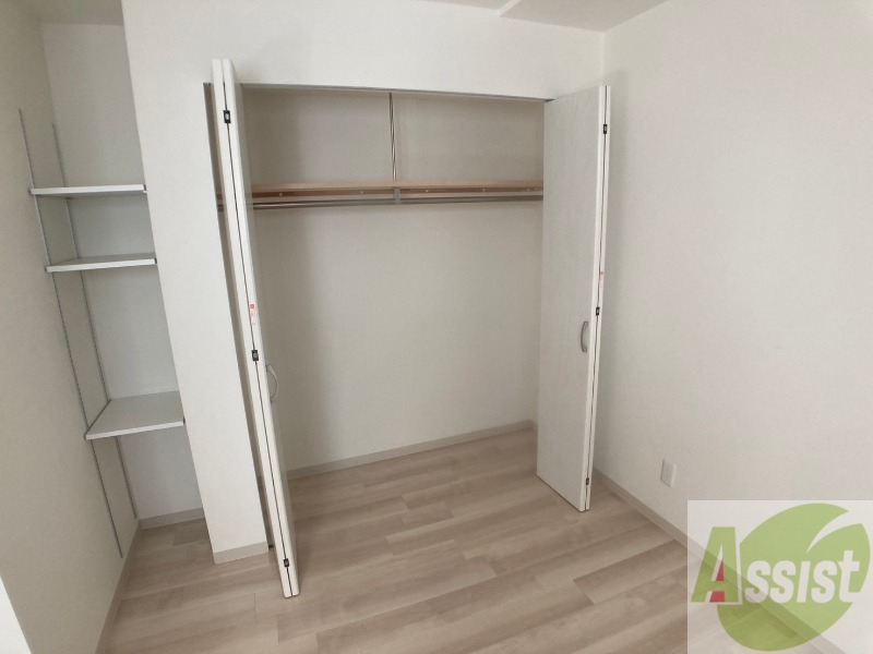 収納　寝室の収納です。部屋がすっきり片付きます。
