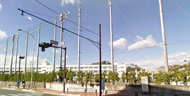 中学校　★★港南中学校（中学校）まで615m