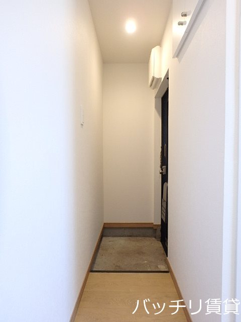 玄関　別号室タイプの為、現状を優先いたします