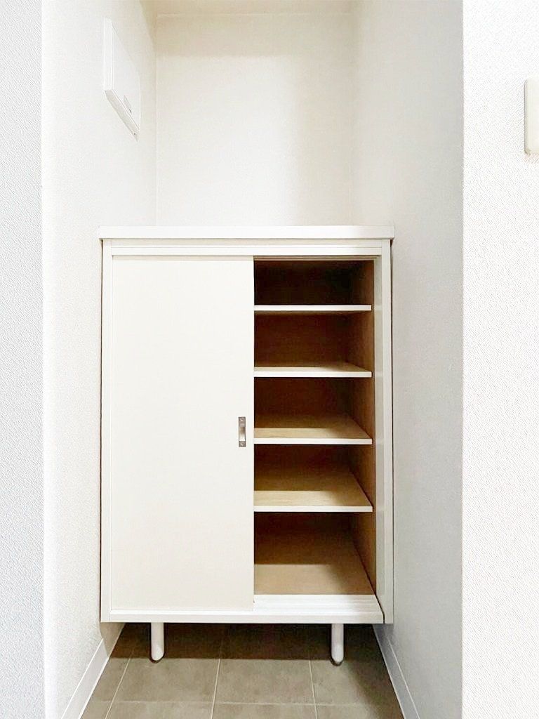 収納　シューズボックス