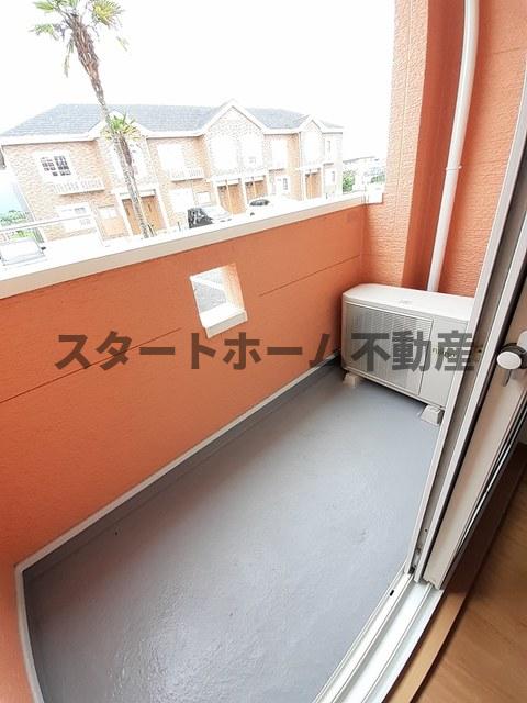 バルコニー　お洗濯にも便利なバルコニー付き