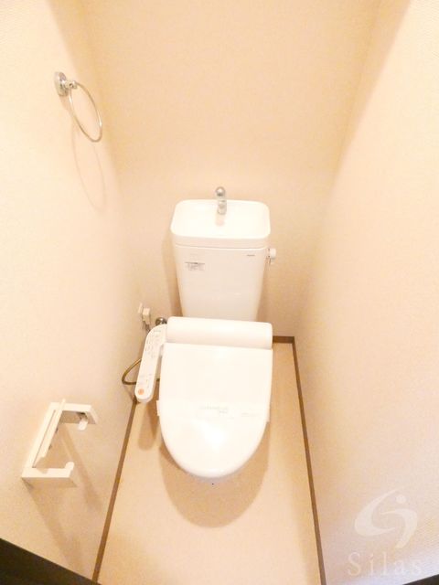 地下鉄今里筋線 清水駅 徒歩13分 3階建 築13年のトイレ写真