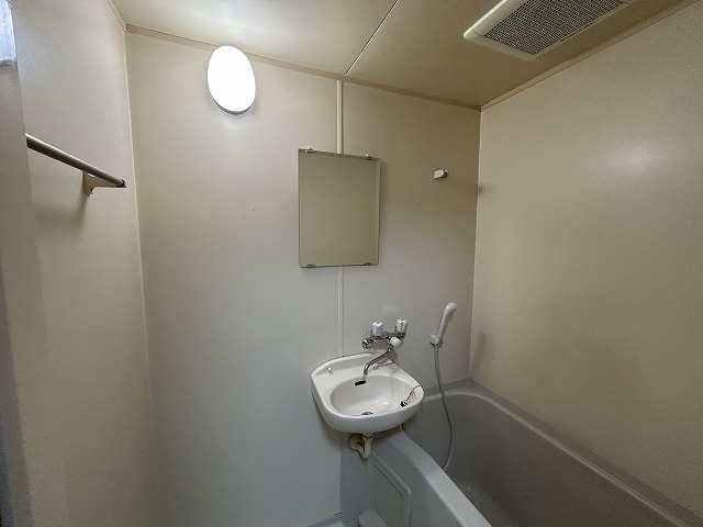 カレッジ花尾の風呂写真