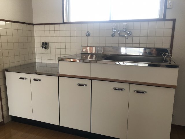 キッチン　コンパクトなキッチンで掃除もラクラク