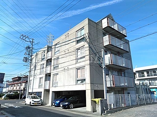 名古屋市西区中小田井のマンションの建物外観
