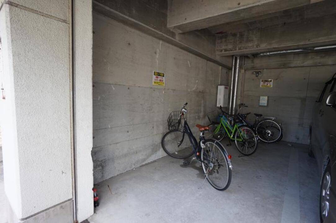 駐車場　駐輪場