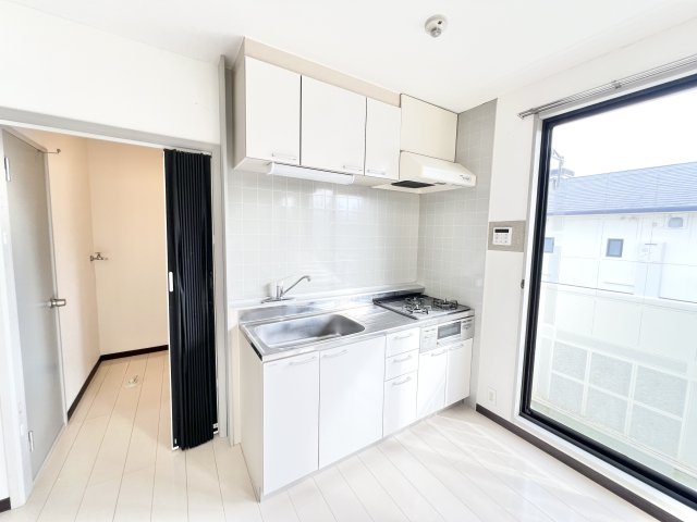 キッチン　※別部屋参考写真