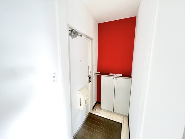 玄関　※別部屋参考写真