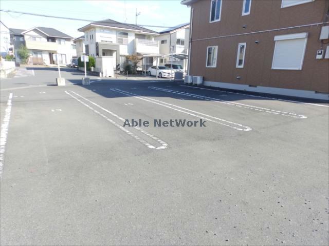 【古河市下大野のアパートの駐車場】