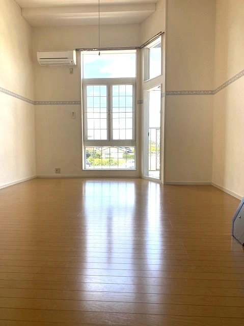 長嶺第3ありえすの居間写真