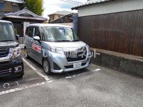 【ボンリビエール松山Bの駐車場】