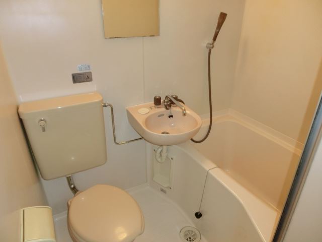 バス・シャワールーム　お掃除簡単ユニットバス！