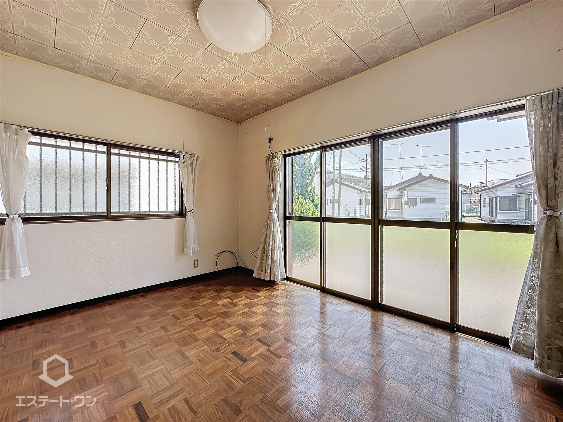 居室・リビング　二面採光で風通しが良さそうですね（＾＾）