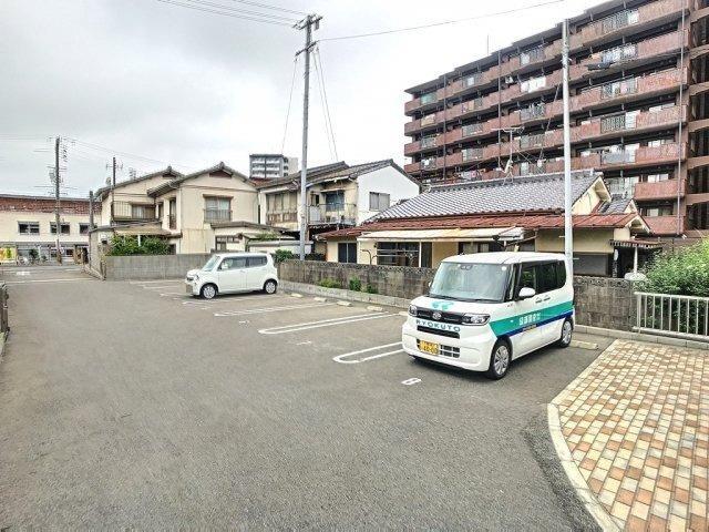 【下関市幡生本町のアパートの駐車場】