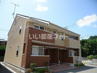 宗像市稲元のアパートの建物外観