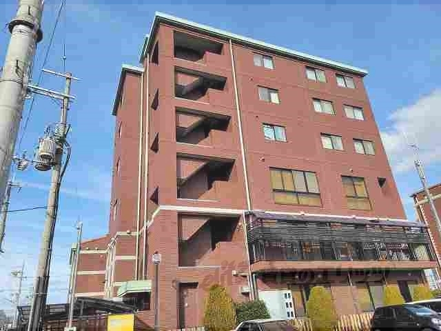 向日市森本町のマンションの建物外観