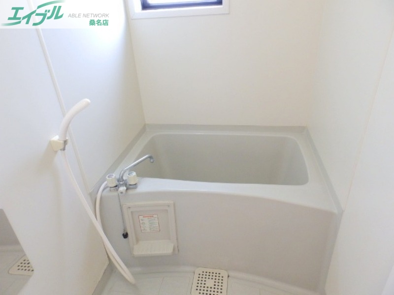 バス・シャワールーム　同物件別部屋の写真です