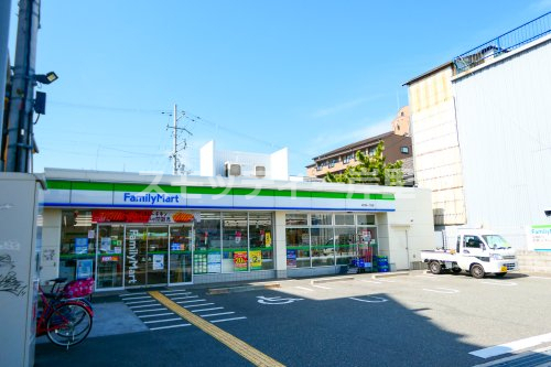 コンビニ　ファミリーマート 浜口西一丁目店（コンビニ）まで211m