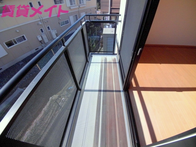 バルコニー　同物件別室の写真です