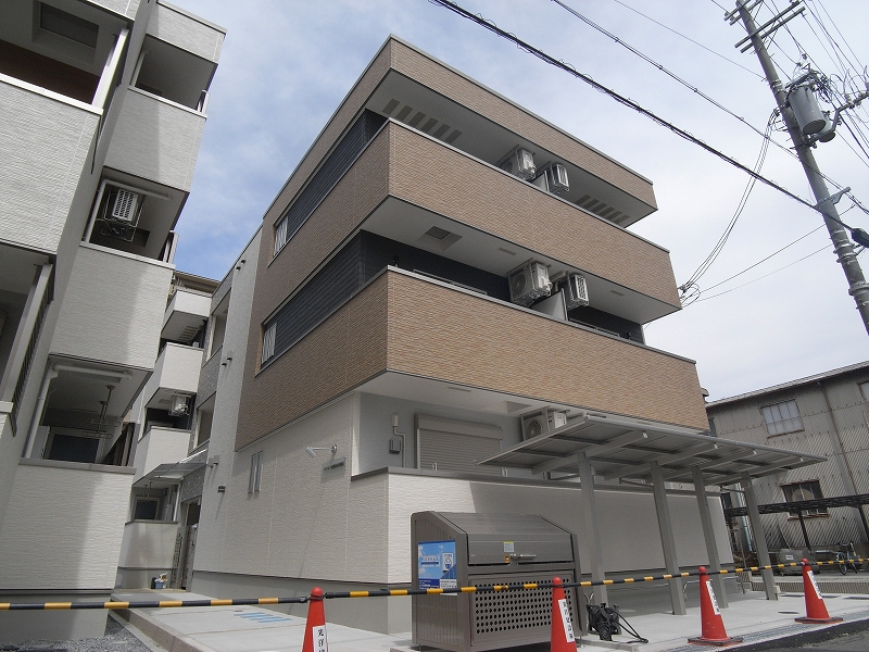 フジパレス鴻池新田III番館の外観写真