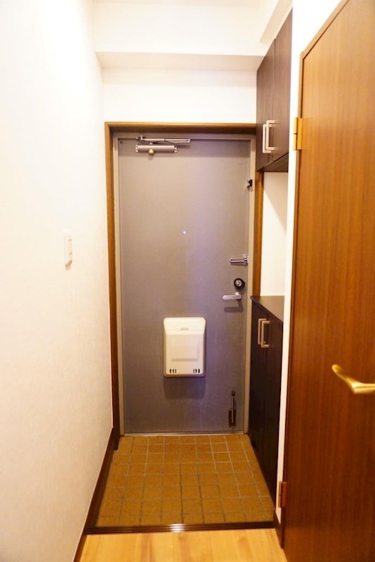 玄関　玄関収納あり
