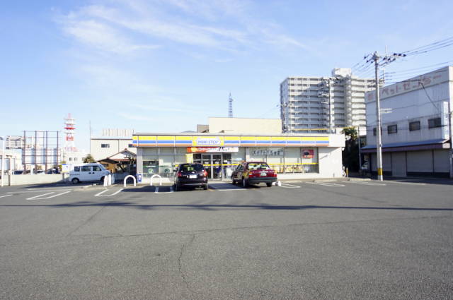 コンビニ　ミニストップ小山本郷店（コンビニ）まで433m