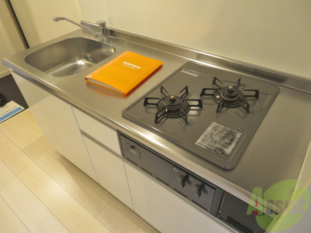 キッチン　システムキッチンでお料理が楽しめそうですね