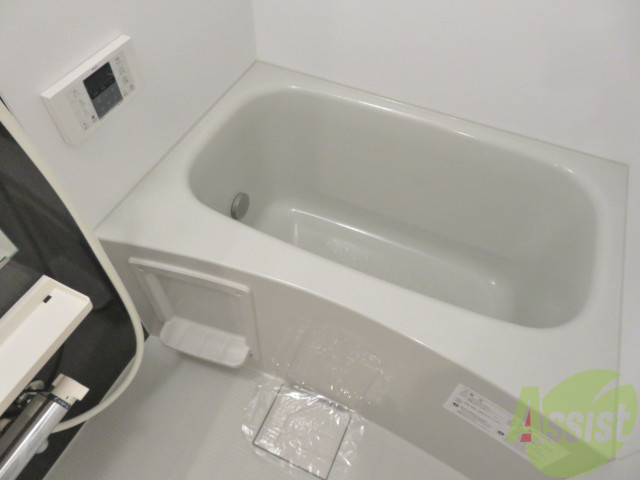 バス・シャワールーム　お風呂もピカピカで素敵ですね、追い炊き機能も便利です