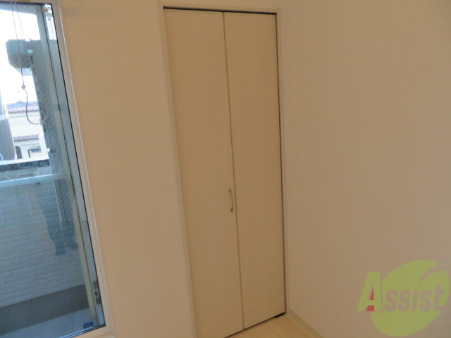 収納　７帖洋室にはクローゼットの収納もございます