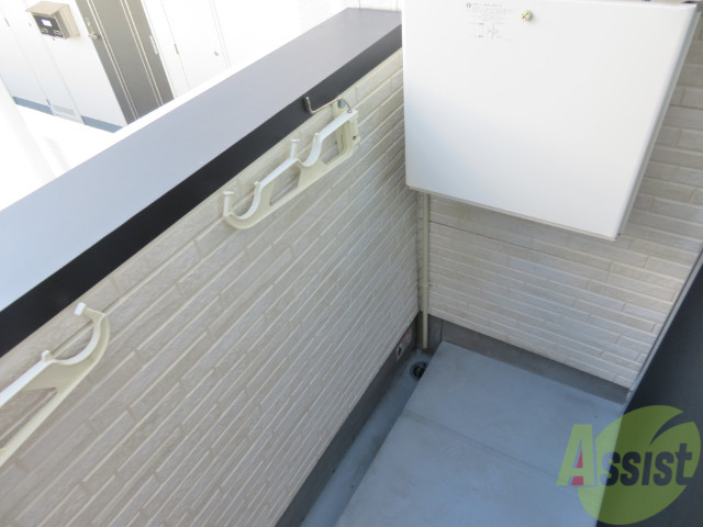 バルコニー　バルコニーは一人暮らしのお洗濯にはちょうど良さそうですね