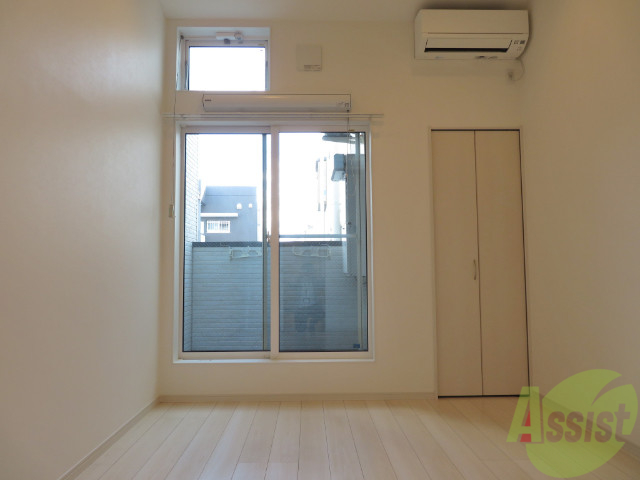 居室・リビング　７帖のリビングは南向きで陽当たりも良好です