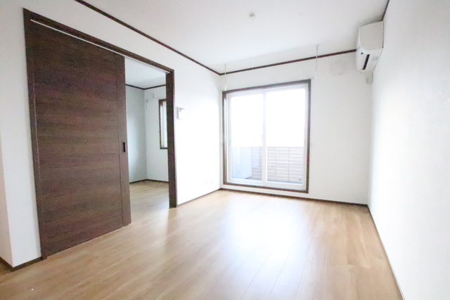 居室・リビング　ＬＤＫ９帖　エアコン設置済です