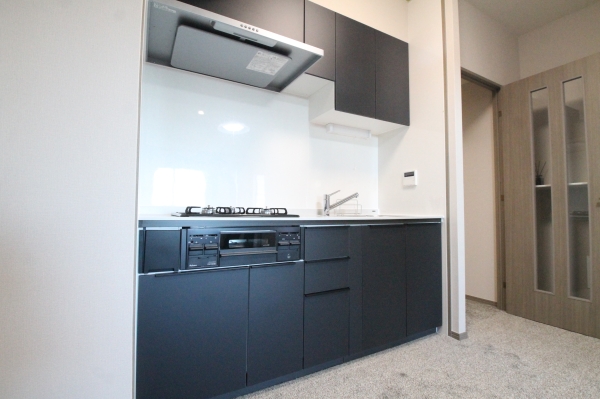 キッチン　システムキッチンで作業台も広く使い勝手◎