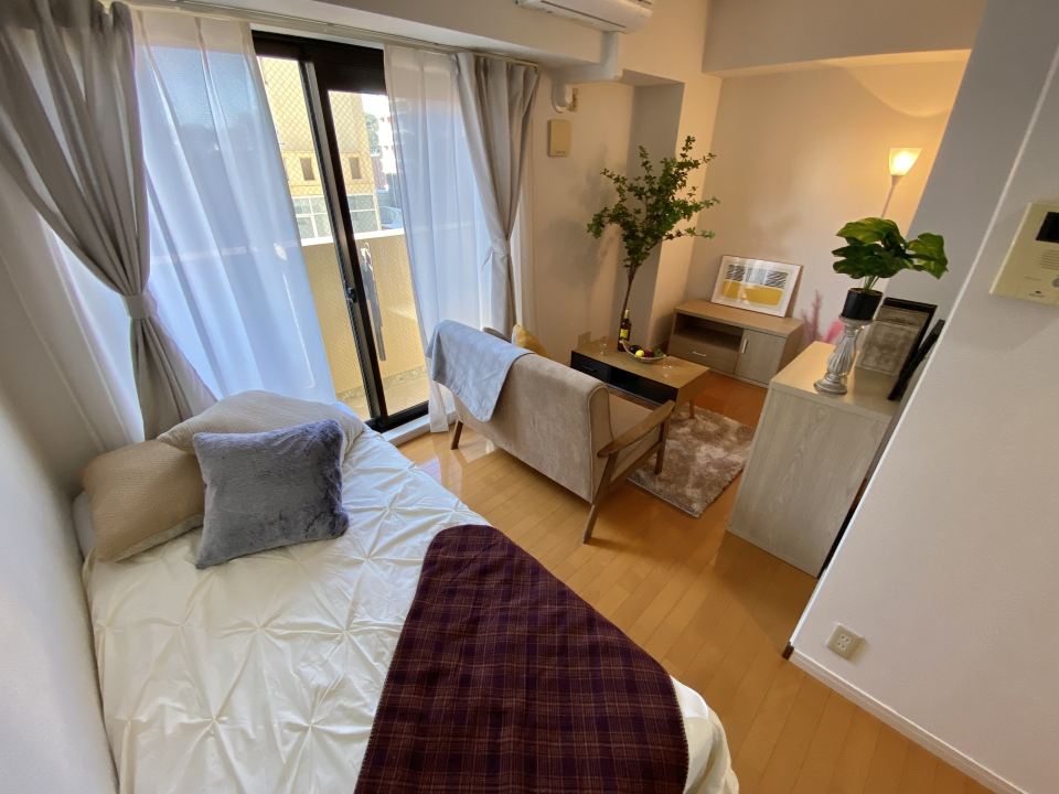 居室・リビング　７畳の洋室です