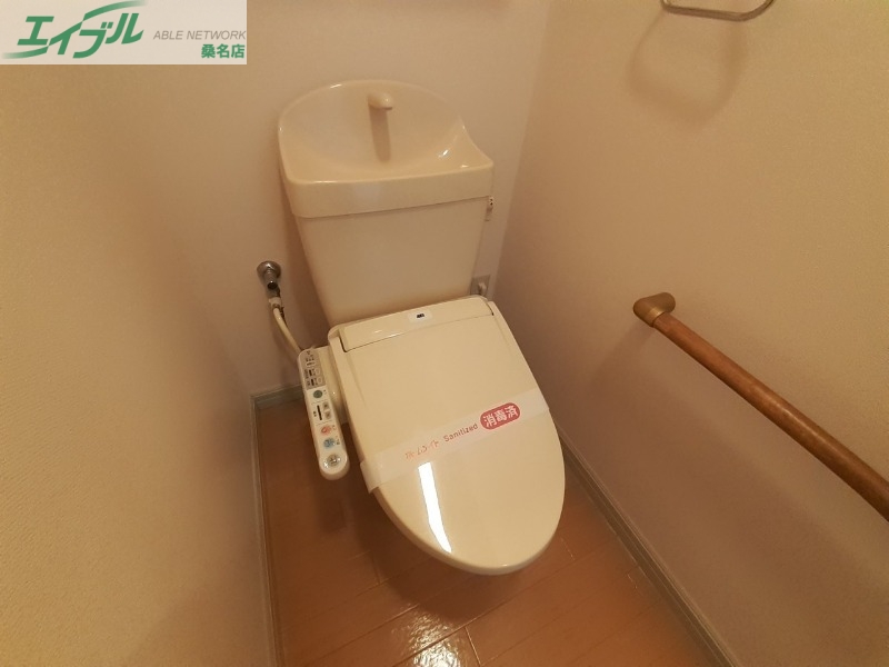 トイレ　同型反転参考写真