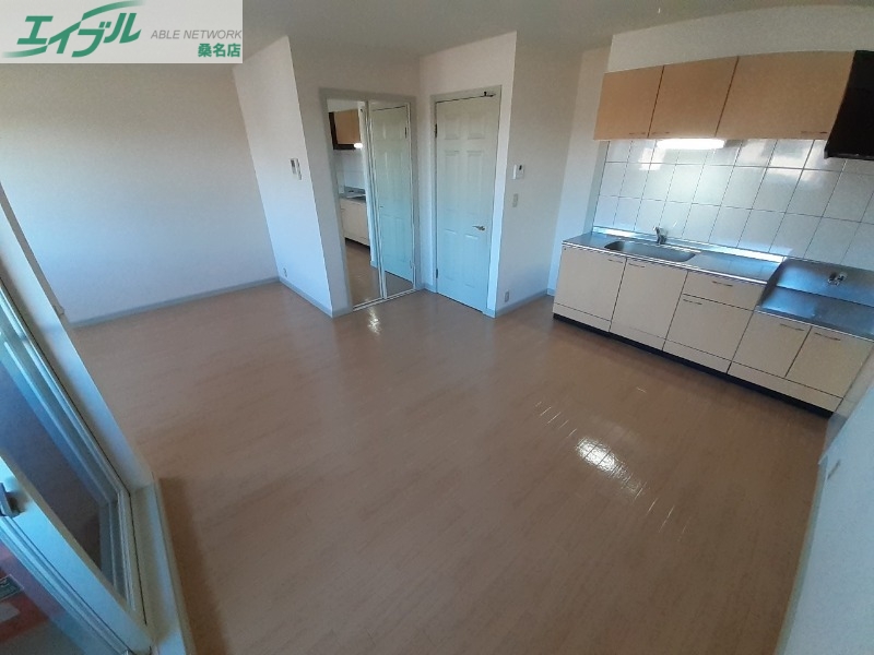 居室・リビング　同型反転参考写真