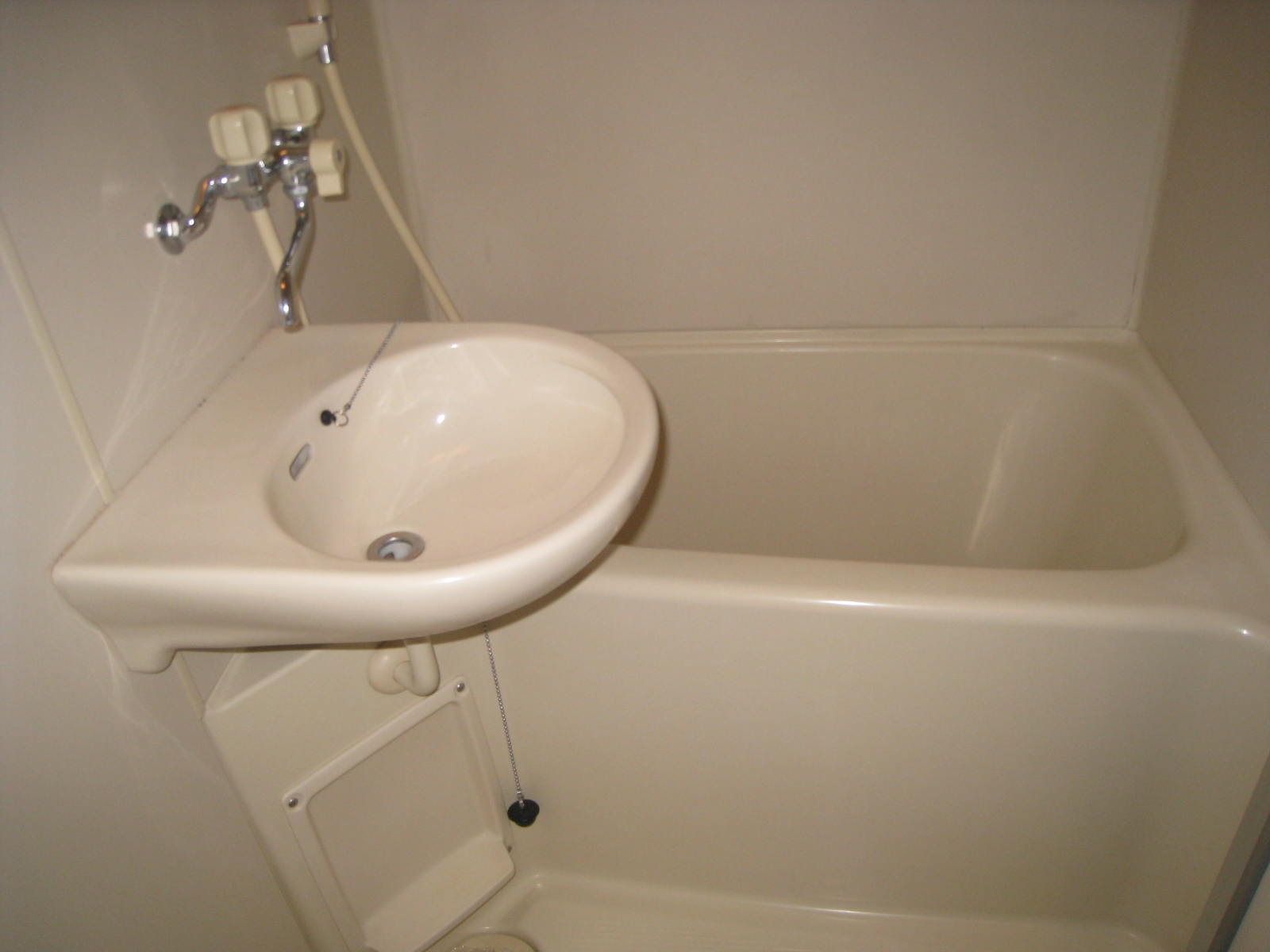 バス・シャワールーム　※写真は別のお部屋です。現況を優先させて頂きます。