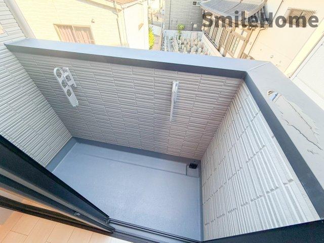 バルコニー　明るいバルコニーです