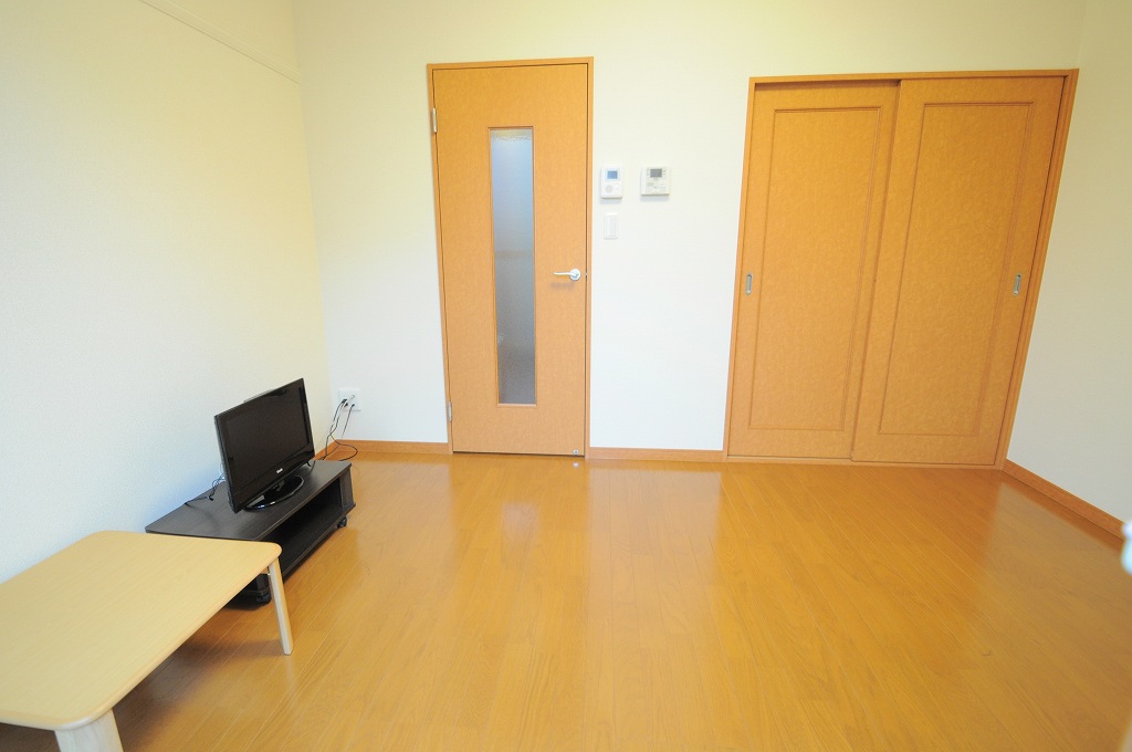 その他部屋・スペース　クローゼット付きでお部屋を広々お使いいただけます。