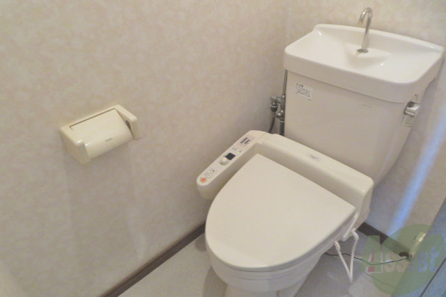 トイレ　トイレにはウォシュレット機能が付いていました。