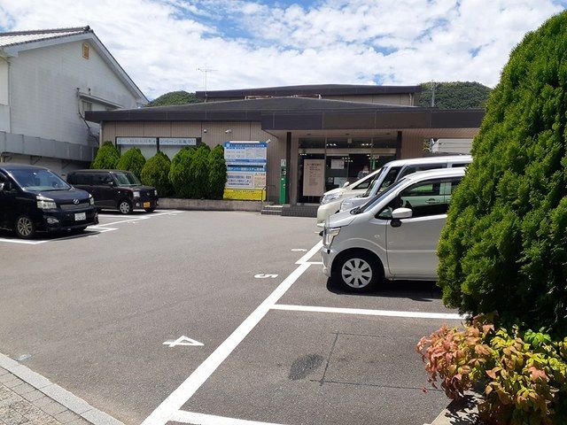 銀行　十八親和銀行新戸町支店（銀行）まで808m