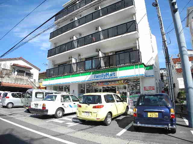 コンビニ　ファミリーマート 片淵店（コンビニ）まで729m