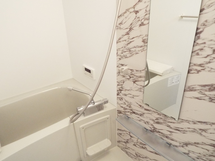 バス・シャワールーム　追い焚き給湯