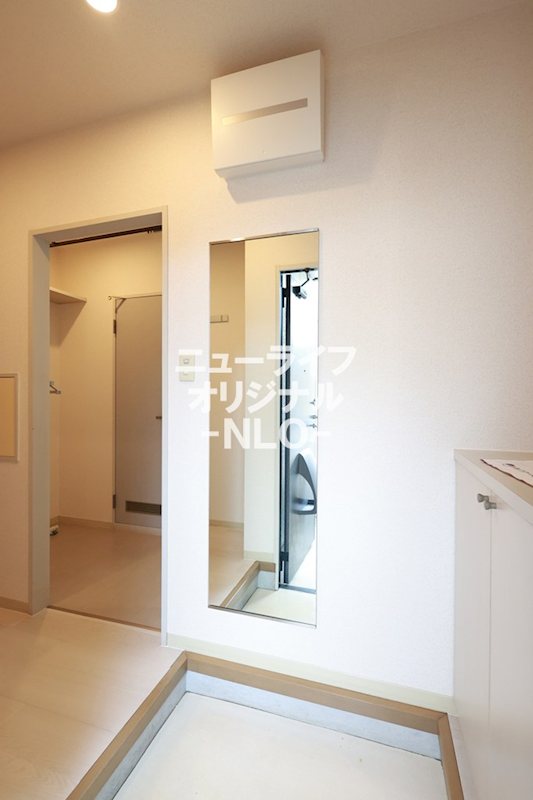 玄関　シューズボックス付で玄関もすっきり片付きます☆