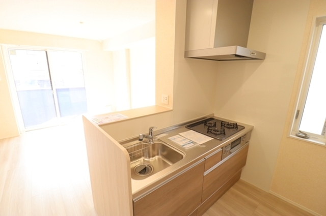 キッチン　キッチン　三口コンロ