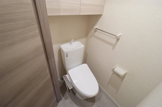 トイレ　温水洗浄暖房便座